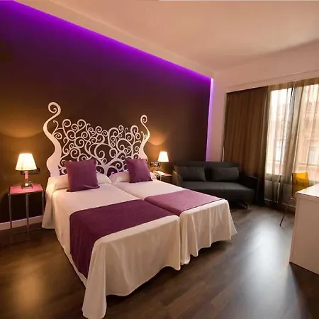 Plaza Hotel 3*