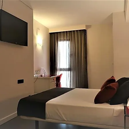 Hotel Plaza 3*
