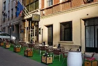 Ξενοδοχείο Plaza 3*