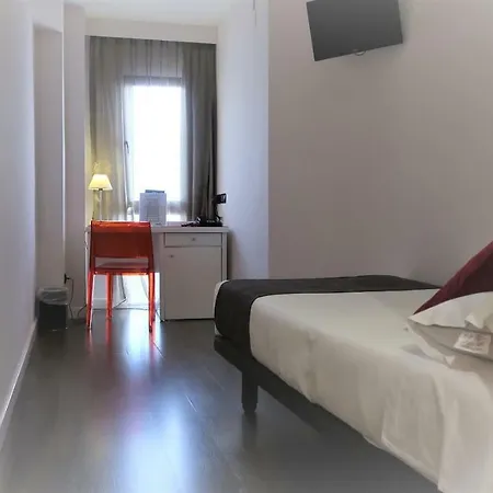 호텔 Plaza 3*